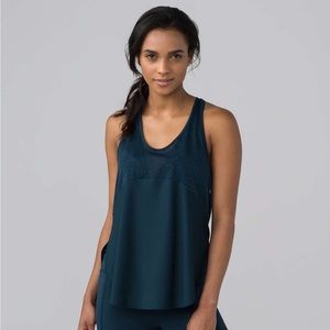 🆕🍋Lululemon Twist and Train open side tank, navy blue